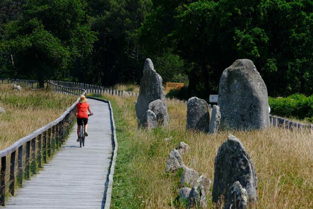 Vélo sur le sentier des mégalithes à Carnac