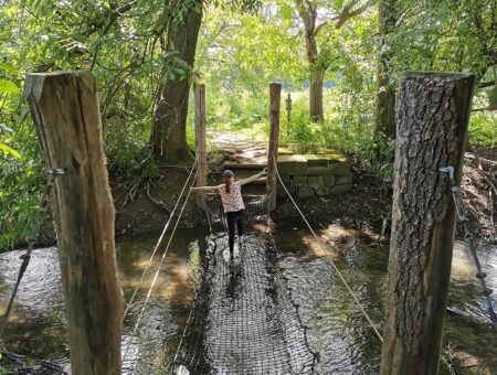 SensoRied, le sentier pieds nus à faire en famille