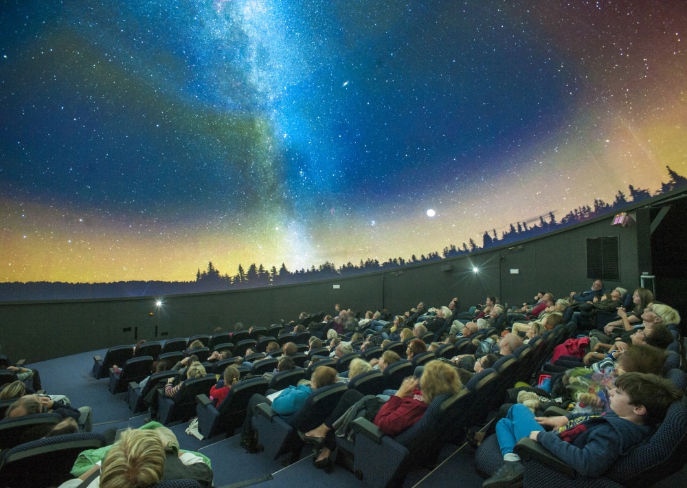 Intérieur du planetarium de Vulcania