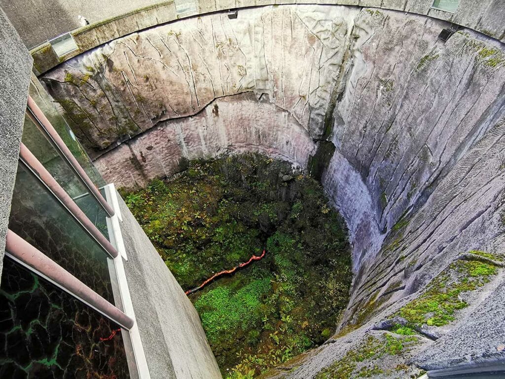 Cratère du volcan de Vulcania